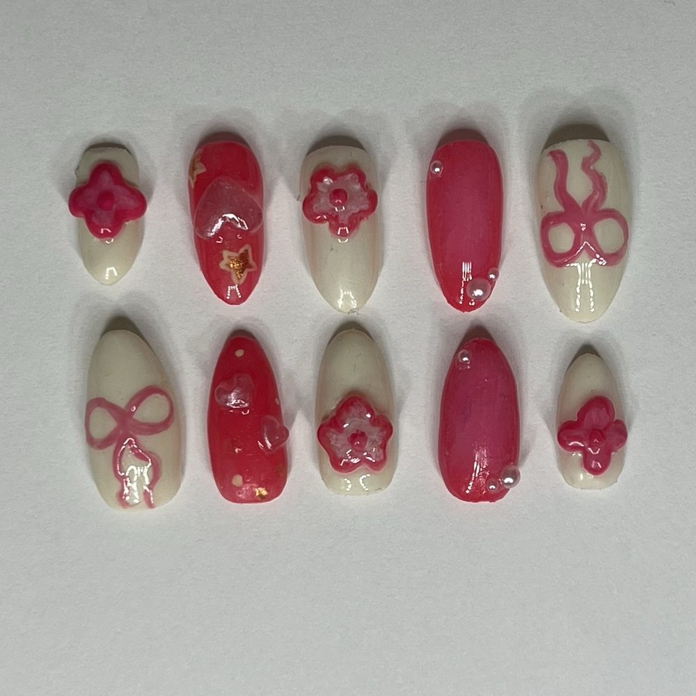 Perfect Pink set, hand-painted press-on nails